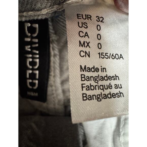 H&M Divided Women’s Jeans Gray Wide Leg - Picture 3 of 8